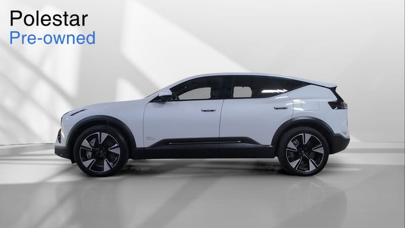 2025 Polestar 3 — Snow