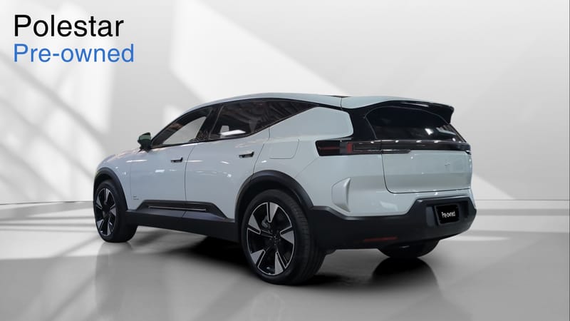 2025 Polestar 3 — Snow