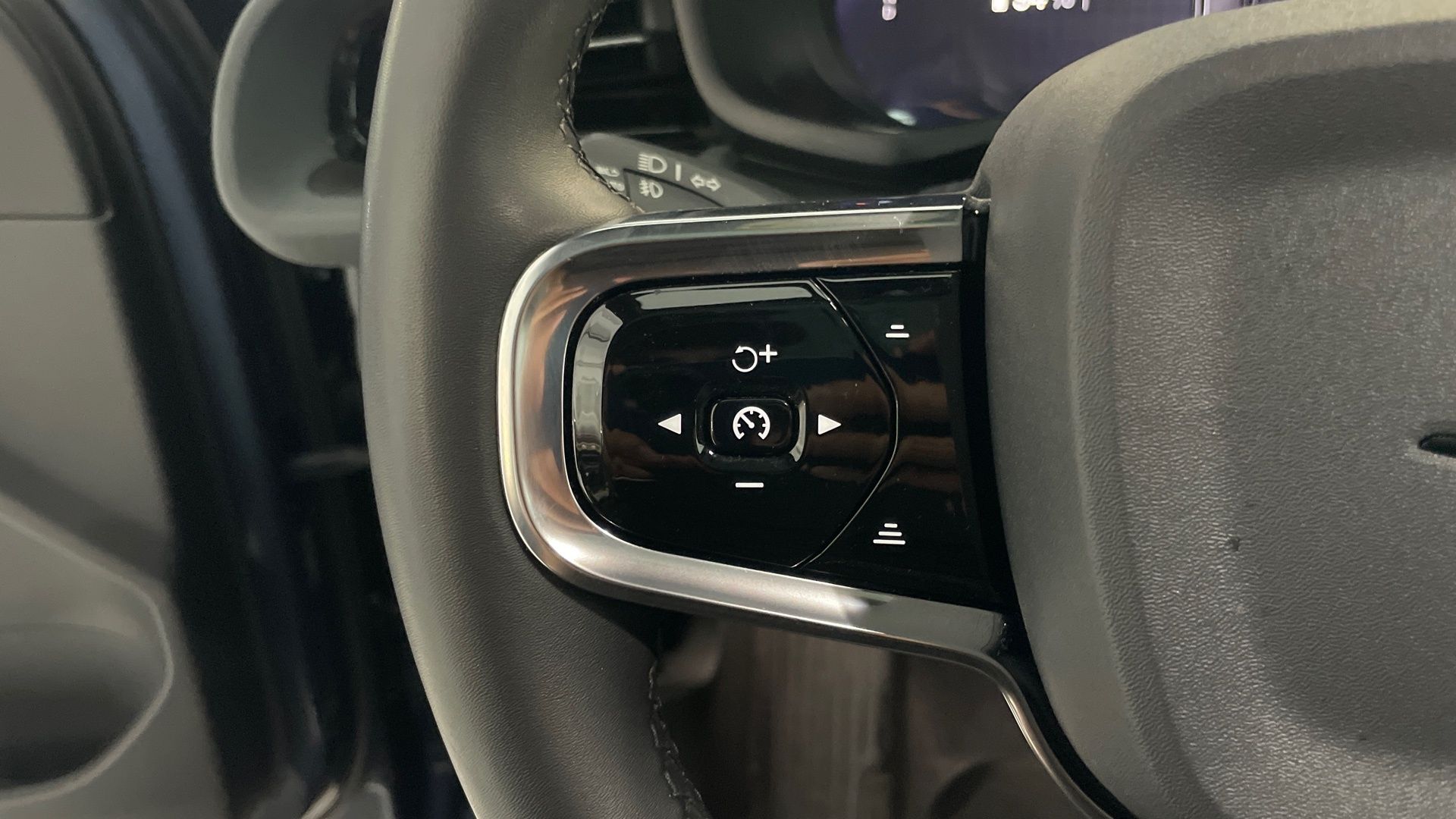 2023 Polestar 2 Plus - Photo 10