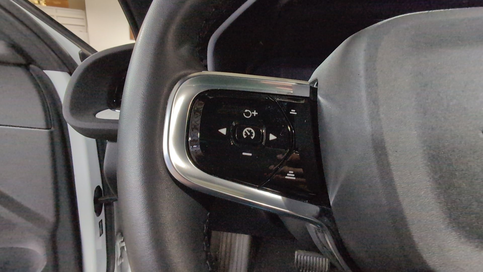 2023 Polestar 2 Plus - Photo 11