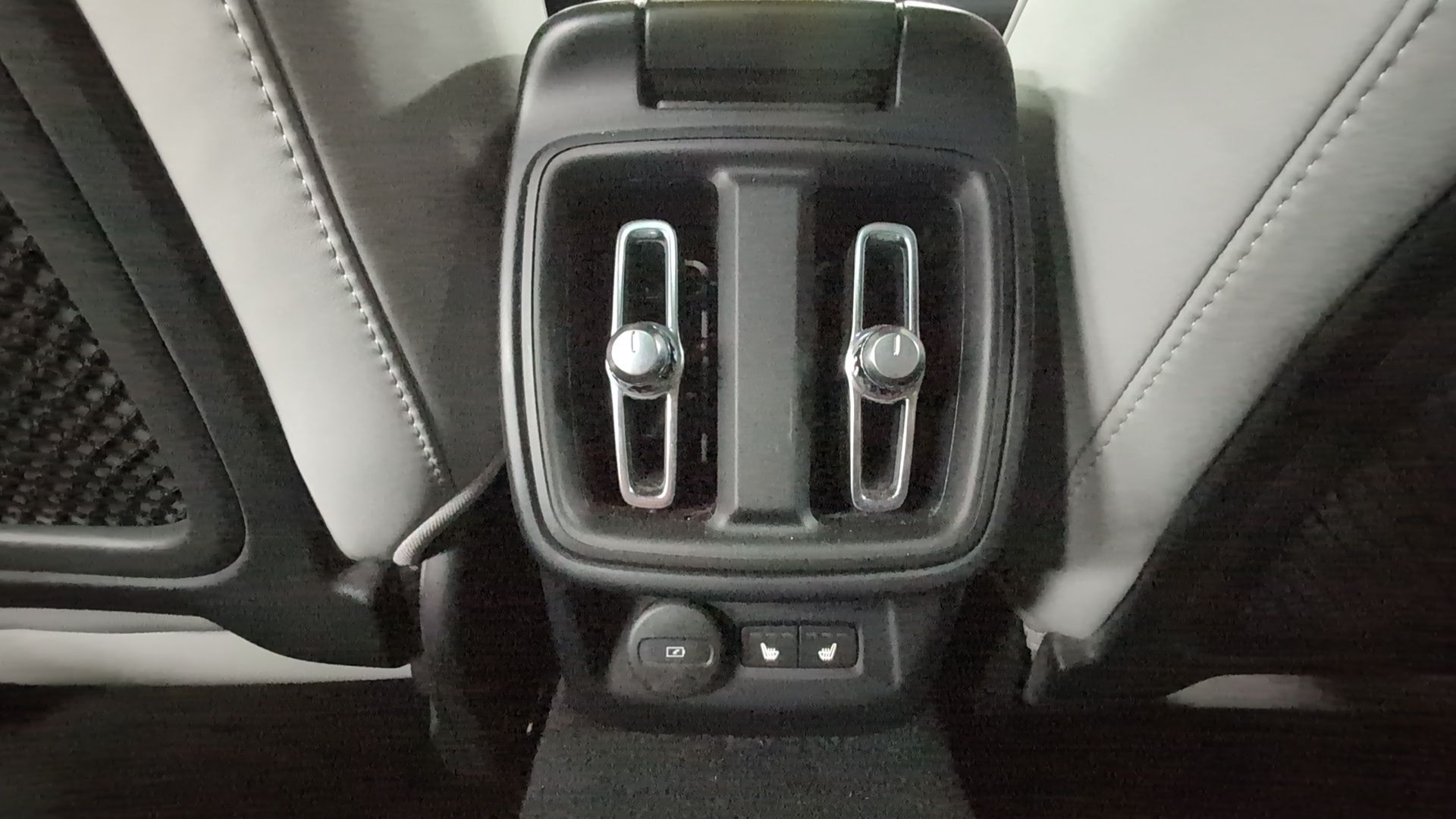 2023 Polestar 2 Plus - Photo 19