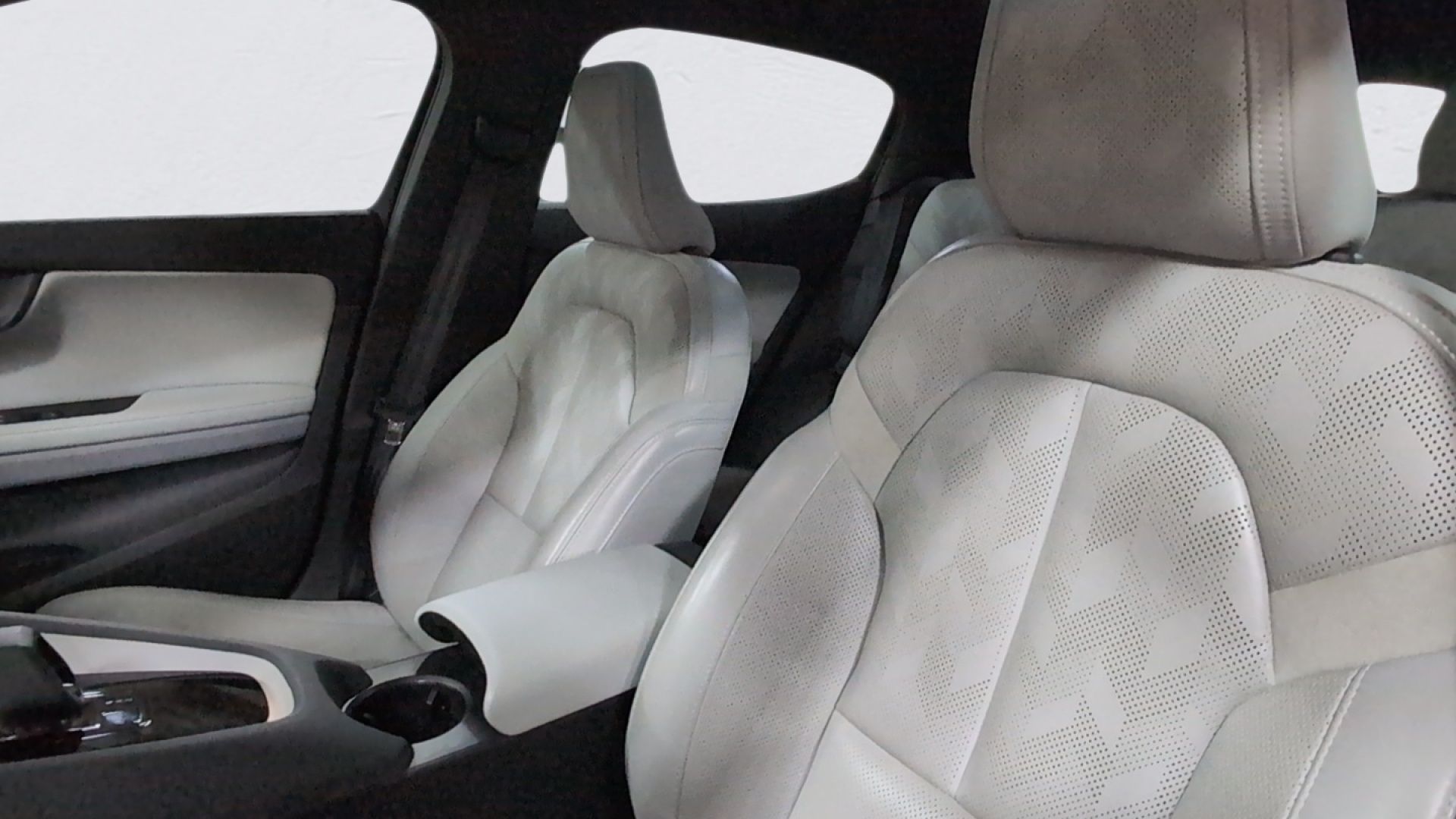 2023 Polestar 2 Plus - Photo 17
