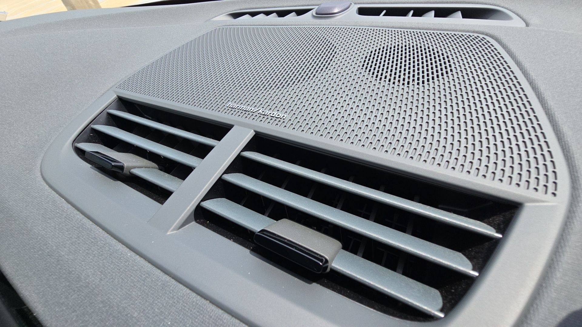 2023 Polestar 2 Performance - Photo 26