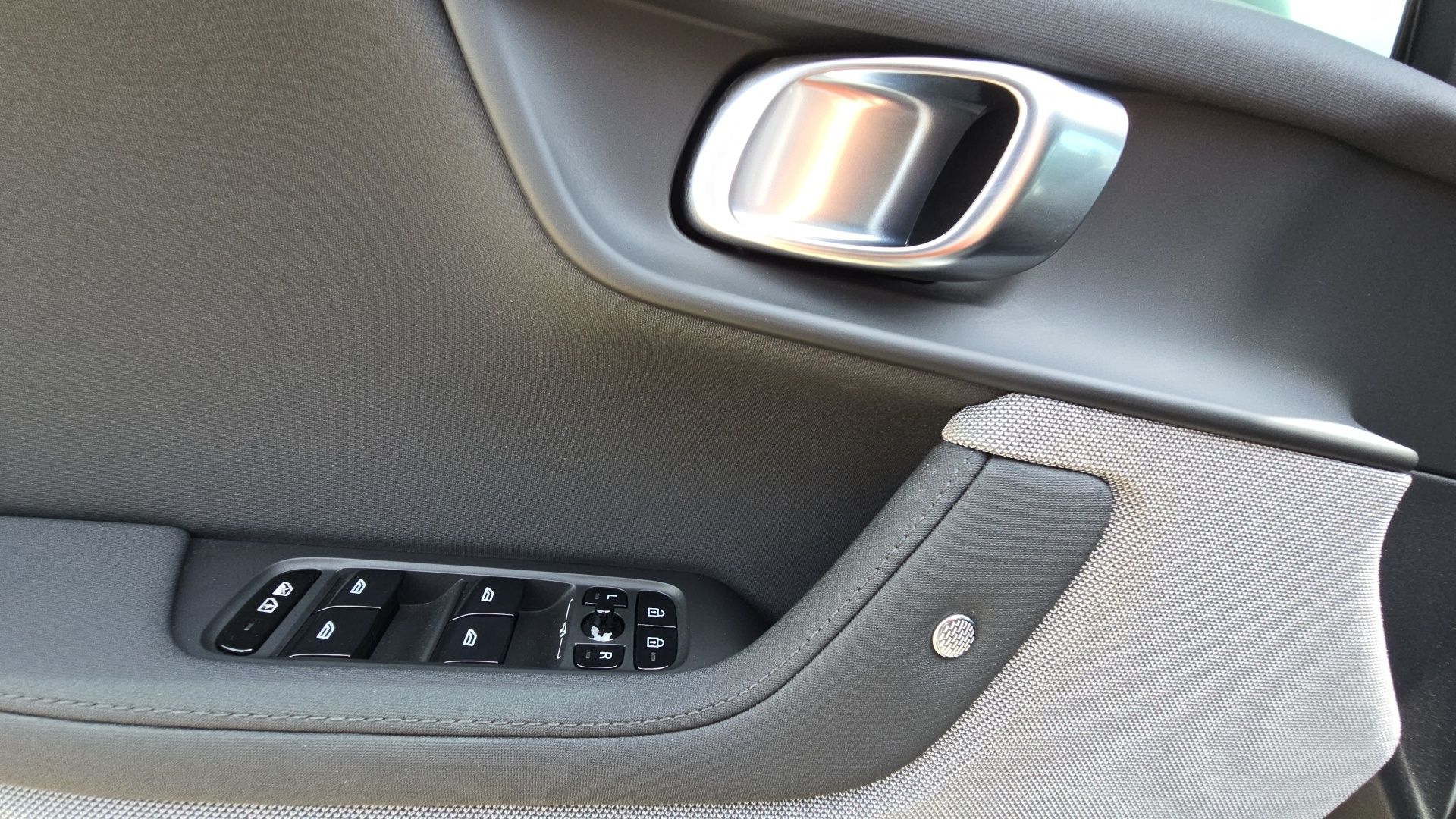 2023 Polestar 2 Performance - Photo 36