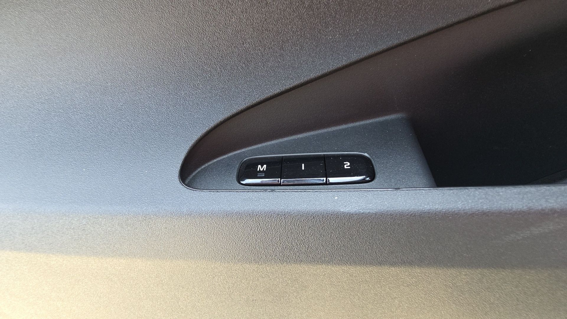 2023 Polestar 2 Performance - Photo 37