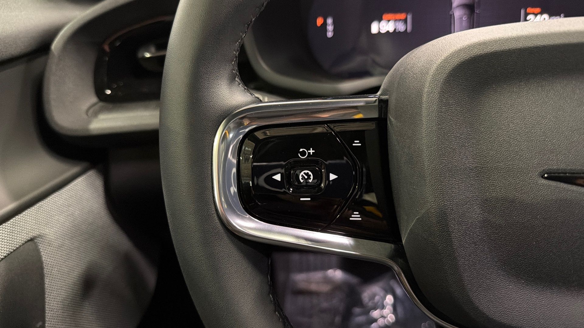 2023 Polestar 2 Performance - Photo 10
