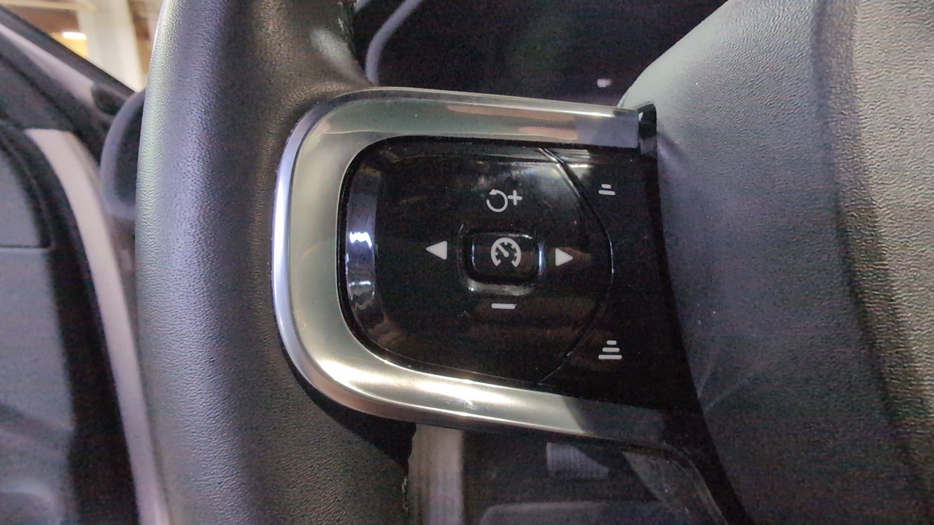 2024 Polestar 2 Plus - Photo 11