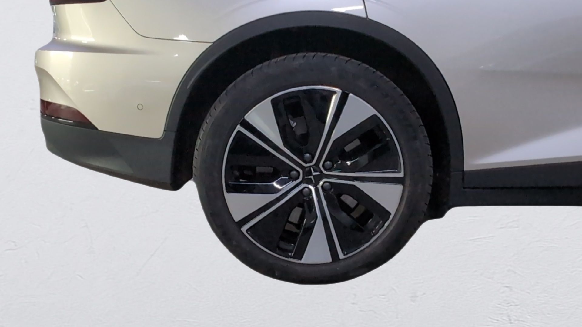 2024 Polestar 2 Plus - Photo 25