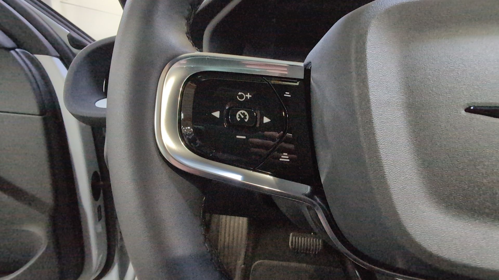2024 Polestar 2 Plus - Photo 11